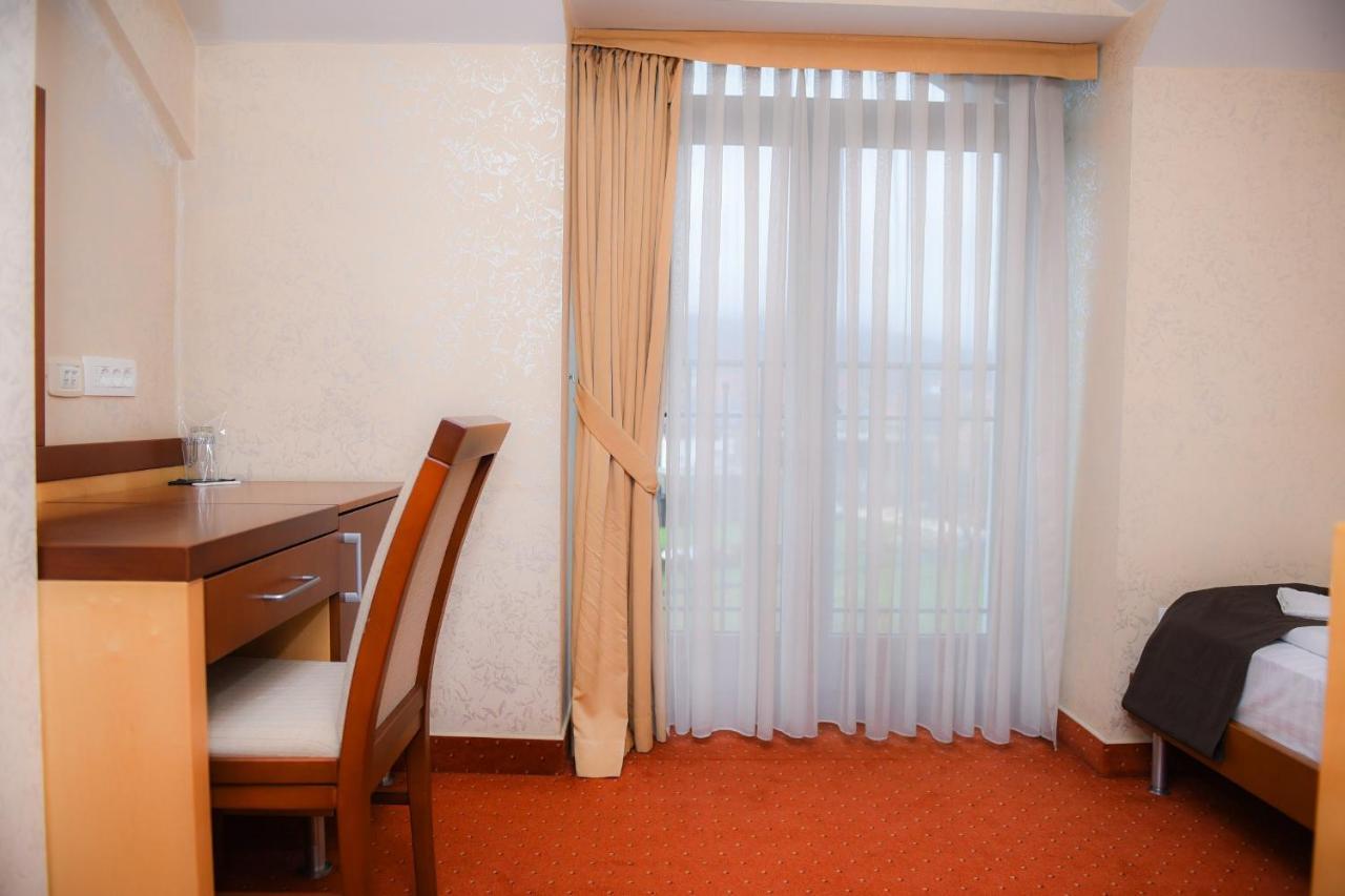 Hotel Marshal Nikšić Extérieur photo